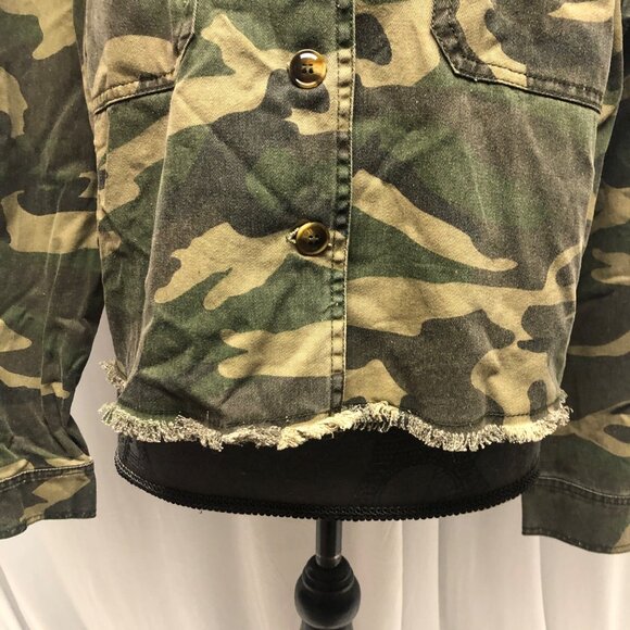 Sadie & Sage Camouflage Jacket Frayed Hem Womens Size Medium Cotton Outerwear - Picture 3 of 8